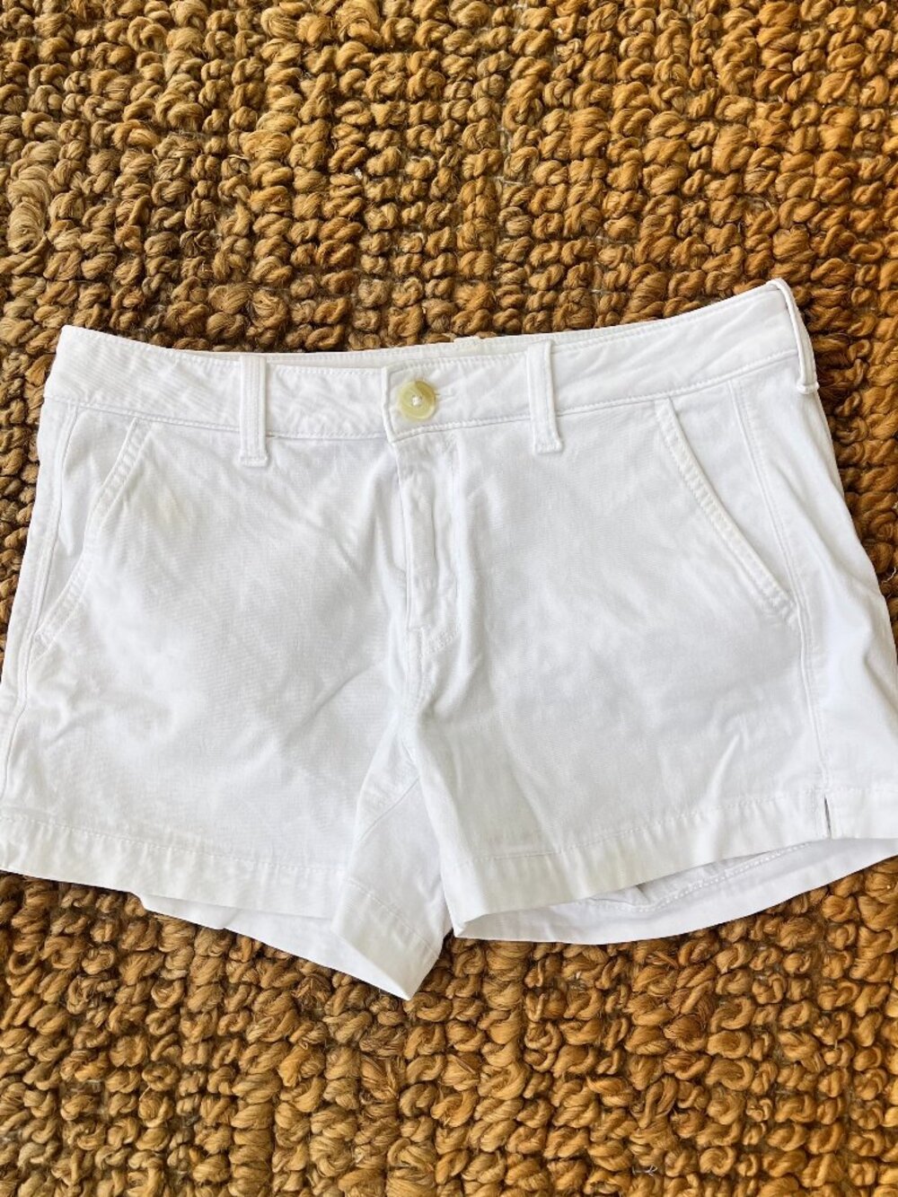 American Eagle White Cotton Stretch 3.5" Inseam Chinos Shorts 2